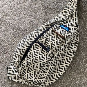 Kavu Crossbody Rope Bag Deco Tile Tribal Print